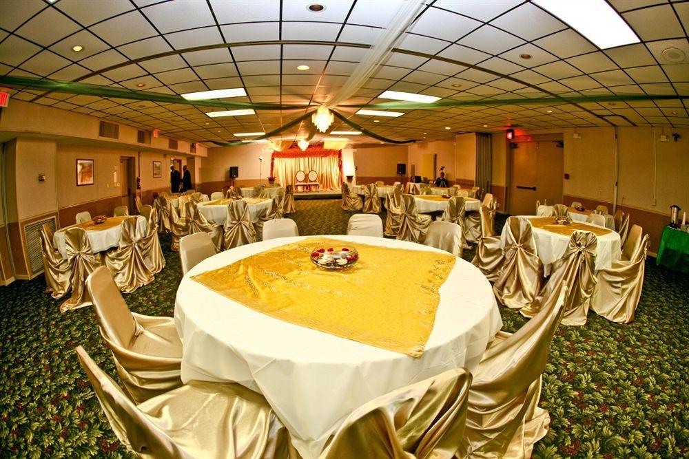 Columbus Grand Hotel & Banquet Center Eksteriør bilde