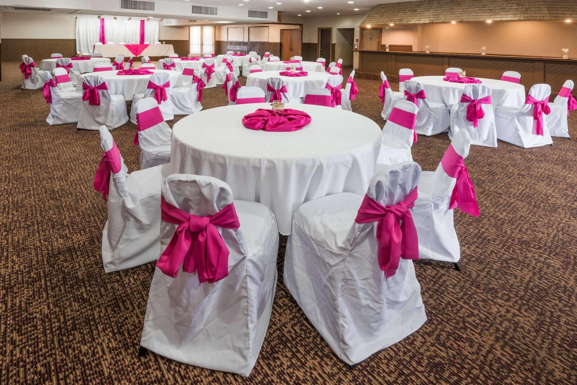 Columbus Grand Hotel & Banquet Center Eksteriør bilde