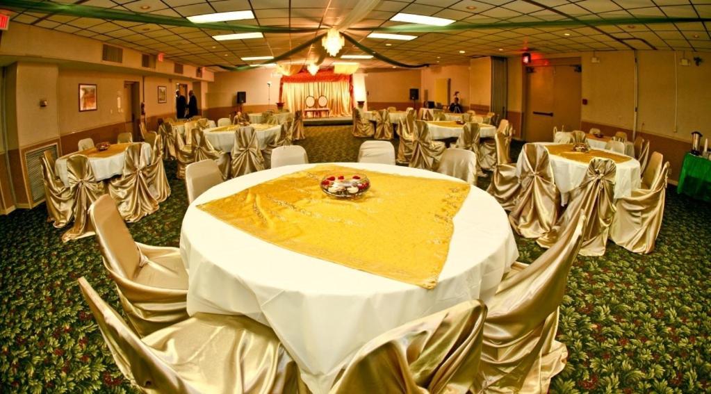 Columbus Grand Hotel & Banquet Center Eksteriør bilde